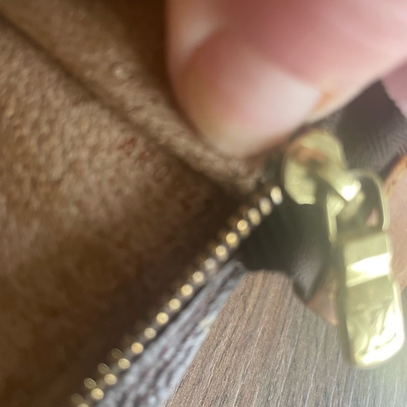 Authentic Louis Vuitton monogram wristlet pouch/ crossbody bag . - Picture 9 of 16